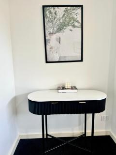 Modern Spacious 4 Bedrooms & Pool near Airport - 3