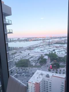 Waterline Corner Vies 2Br 2BA Suites - 5