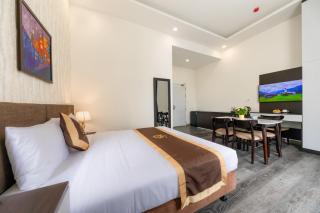 ROYAL DRAGON HOTEL - 2