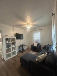 Beach 2BR Villa Sleeps 4 Trendy & Luxe - 9