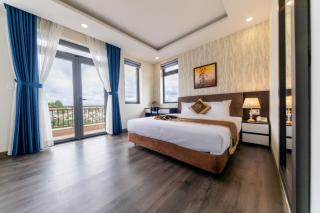 ROYAL DRAGON HOTEL - 1