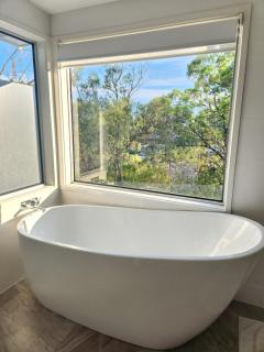 Peaceful Balmoral Family Retreat 4 Bedroom - 5