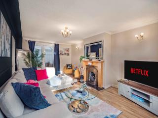 Contractor ready Homes Secure Parking - 9