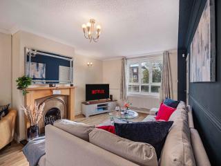 Contractor ready Homes Secure Parking - 0