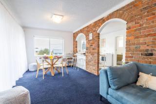 Costas Smerelda 8, 16 Soldiers Point Rd - Linen, Views, Air Con, Wi-Fi - 8