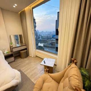 New-Modern Zamalek Stay - Partial Nile View - 8