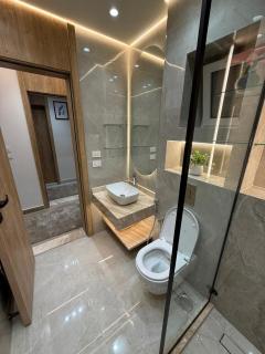 New-Modern Zamalek Stay - Partial Nile View - 6