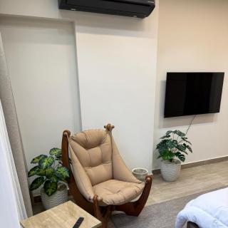 New-Modern Zamalek Stay - Partial Nile View - 1