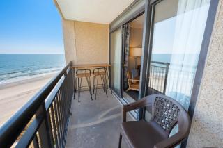 Oceanfront retreat w balcony views - 7