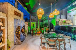 V256 Huge Modern 10BR ZipLine 3 Pools Fully Loaded - 5