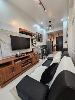 Near NAIA Mediterranean Cozy Home with Netflix - 9
