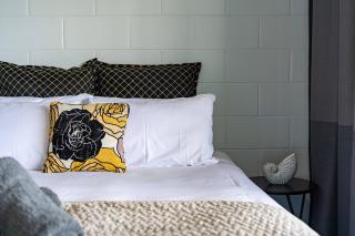 Airlie Sun & Sand Accommodation #2 - 1