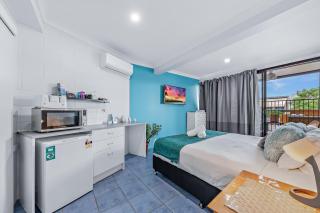 Airlie Sun & Sand Accommodation Studio #1 - 3