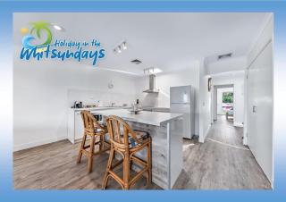 Blue Lagoon Airlie Beach - 1