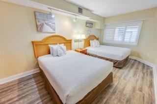 New Beachfront, Condo Simply Amazing Pools & Views - 1