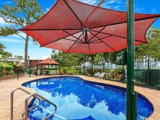 Relaxing Pool Hervey Bay Getaway Steps from Beach - 3