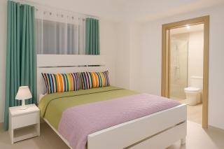 Elegant Downtown Stay - 9