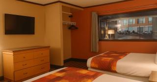 Gated 2 Double Beds Studio with Full Kitchen 102 - 7