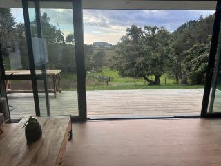 Sunny Shores, Serene Spaces in this Whangamatā retreat - 8