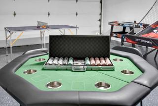 Four Bed Home with Pool Game Room Bar Near Beach - 7