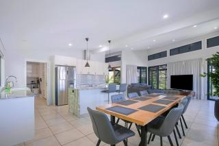 Flinders Haven - Poolside Escape by the Beach - 8