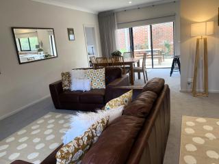 BROWNBILL STREET GEELONG a 2 Bedroom Unit located in the heart of East Geelong - 5