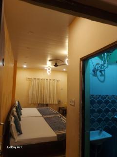 SHIV RESIDENCY PAYING GUEST HOUSe - 2