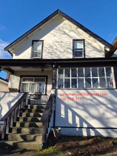 John's House in Vancouver West - 0