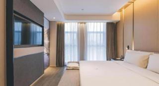 Atour Hotel Chengdu Tianfu New District Huayang Metro Station - 2