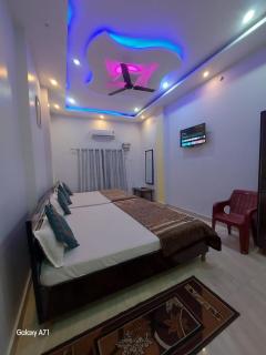 SHIV RESIDENCY PAYING GUEST HOUSe - 4