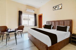 Super Townhouse Oak Army Aviation Base Jhansi - 9