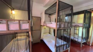 Rustic Hostel & Restaurant - 3