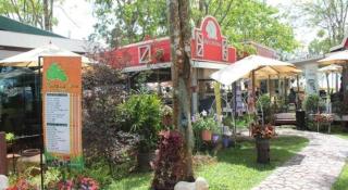 Montana Cotswolds Resort - 1