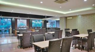 Sleepzzz Hotel Senayan - 5