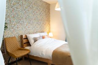 栗林公園の畔 - 0