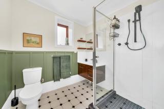 Bassett Cottage in Gawler South with 3 bedrooms and close to city train and shops - 2