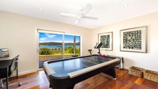 'Footsteps to the Bay' by HolidayCo - 1