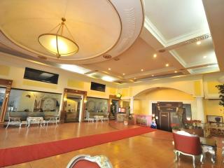 Queen Margarette Hotel - 2