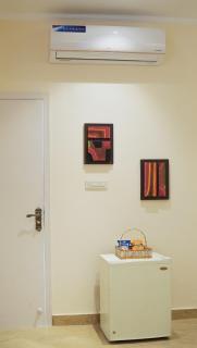 The Lalas Den Experience Modern 2 Bedroom Apt Lahore - 2