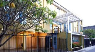 Pineapple Mansion - 4