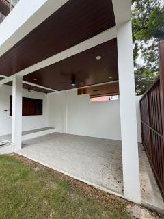 Cozy Siray Phuket 3-Floor Seaview Family Home - 8