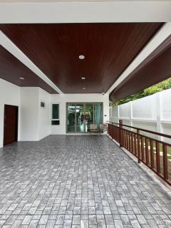 Cozy Siray Phuket 3-Floor Seaview Family Home - 6