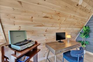 Lakefront AFrame, Heated Pool, Spa, Sauna, Theatre - 1