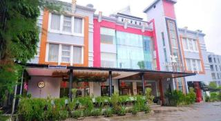 Plaza Hotel Tegal - 1