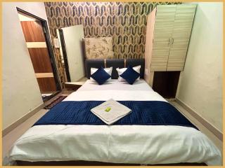 Jaisinghpura Road Mahakal # Ashray Palace Near Mahakaleshwar Jyotirlinga And Railway Station - Free Wi-Fi # Room Service # Fully Air Conditioning Premium Rooms - Top Rated Hotel In Ujjain - 3