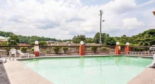 Econo Lodge Inn & Suites Tuscaloosa I-20 - Stokes - 8
