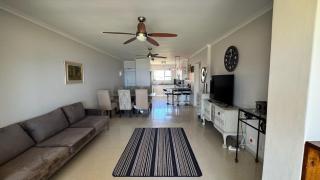 Coastal retreat, walk to the beach - 7