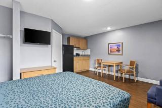 Suburban Studios Stuart near Federal Hwy 1 - Stuart - 0