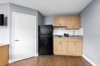 Suburban Studios Stuart near Federal Hwy 1 - Stuart - 3