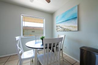 Sun, Sand, Coastal Haven 4 - 8